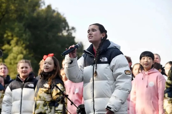 中美合唱2.jpg
