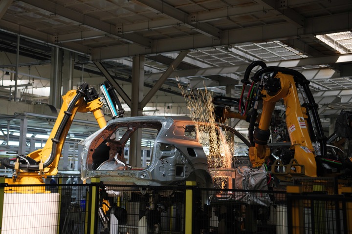 China's industrial robots reshape smart manufacturing