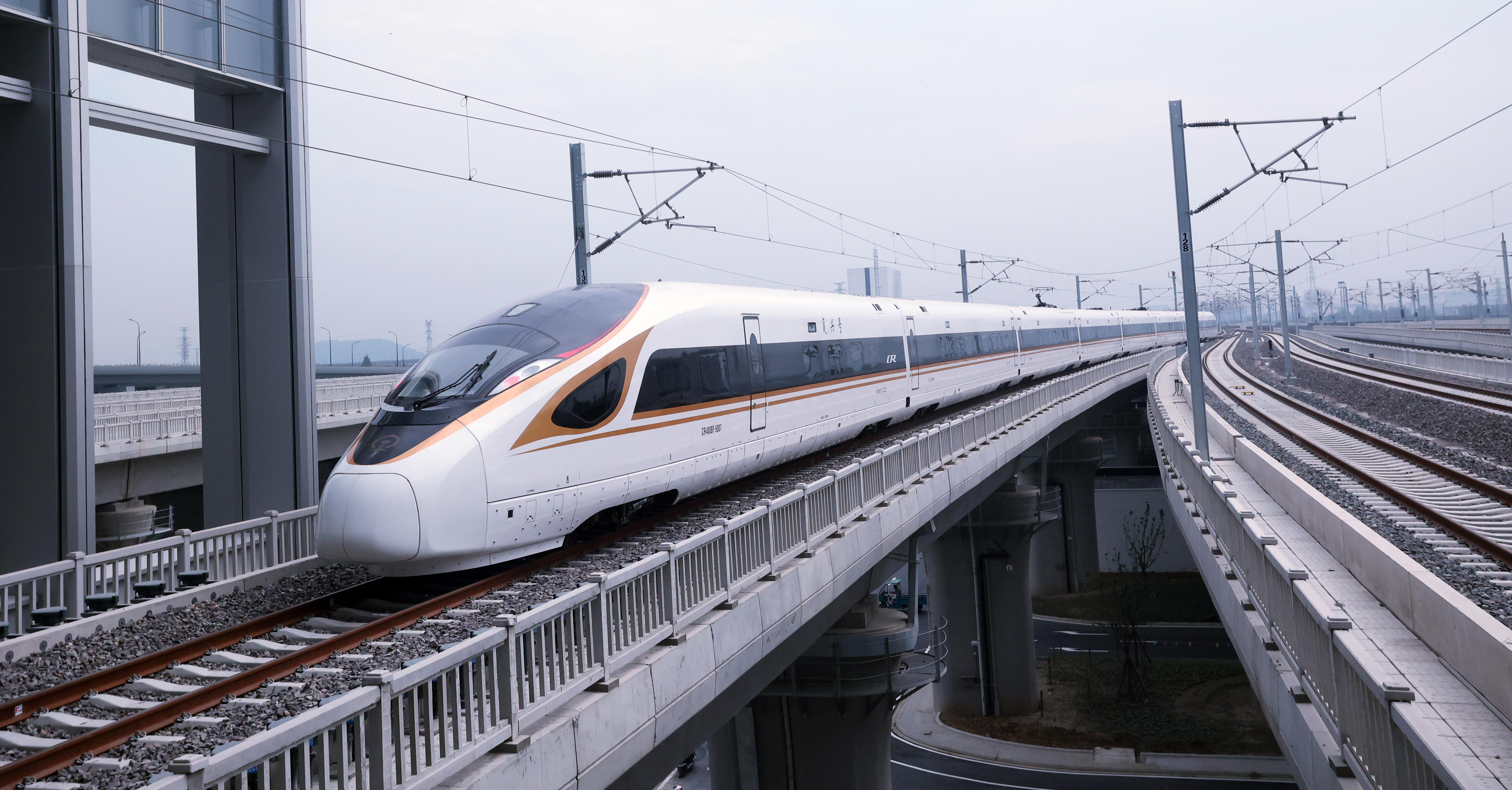Hangzhou Bay Cross-Sea Railway Bridge makes new progress